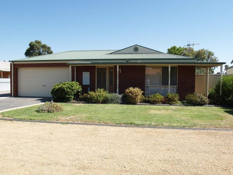 1 86 Quinn Street, Numurkah VIC 3636