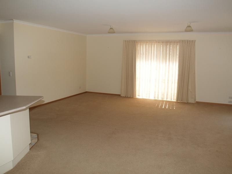 1 86 Quinn Street, Numurkah VIC 3636