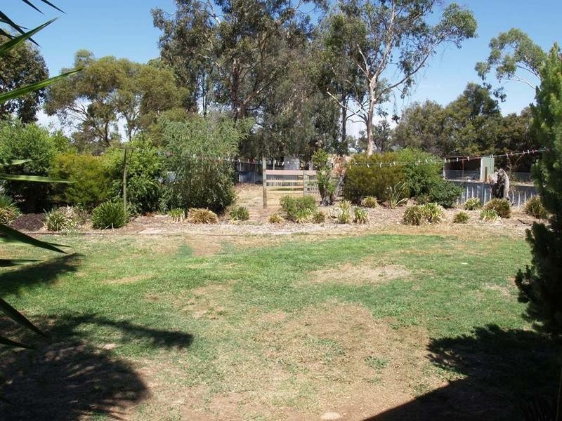 17 Kaarimba Road, Wunghnu VIC 3635