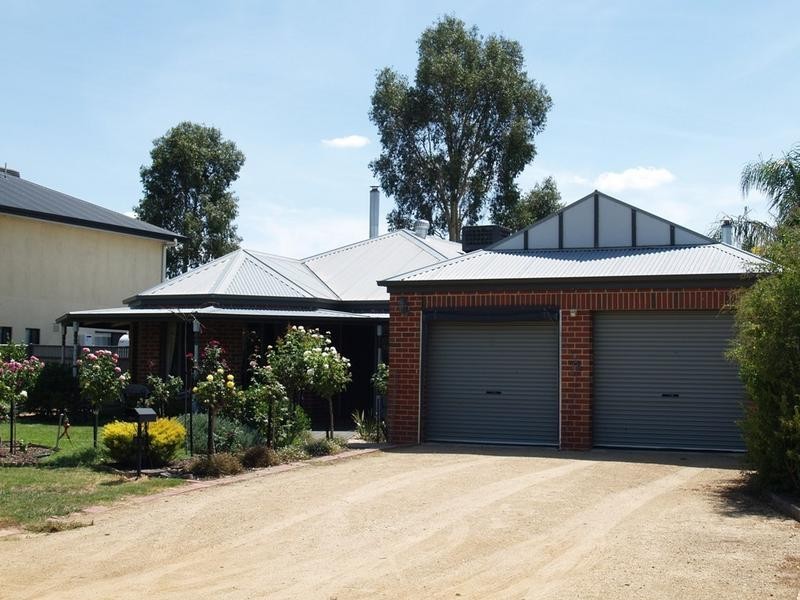42 Wattle Drive, Numurkah VIC 3636