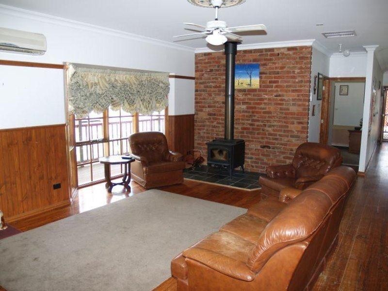 17 Irrigation Road, Numurkah VIC 3636