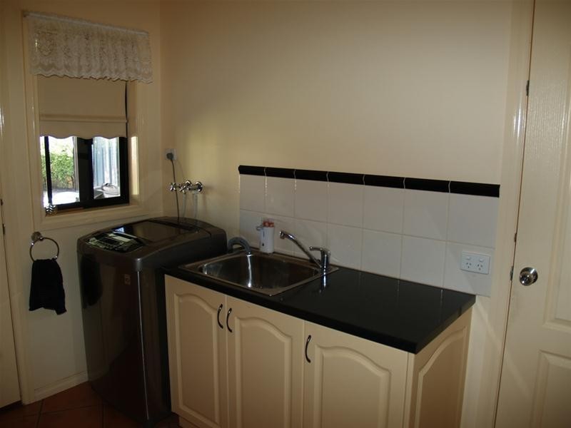 18 Reynolds Drive, Numurkah VIC 3636