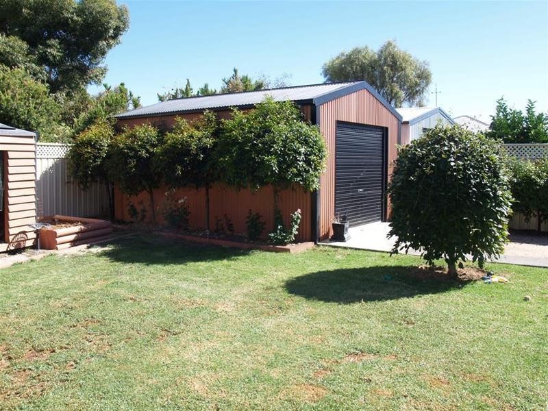 18 Reynolds Drive, Numurkah VIC 3636