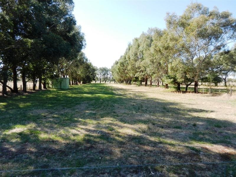 634 Naring Hall Road, Numurkah VIC 3636