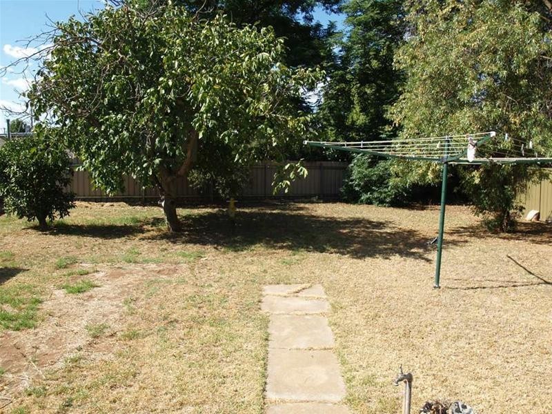 27 McCarthy Avenue, Numurkah VIC 3636