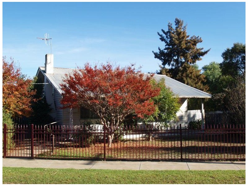 3 Murray Avenue, Numurkah VIC 3636