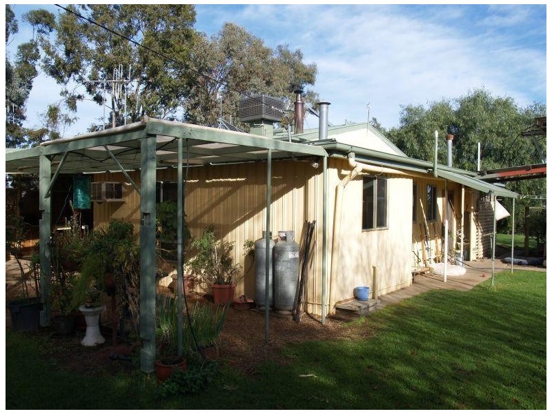 1096 Shinnicks Road, Katunga VIC 3640