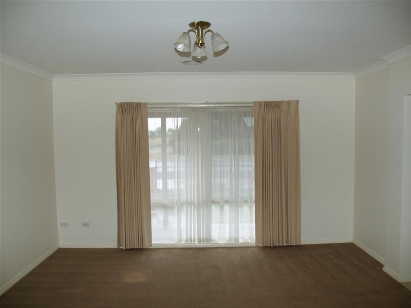 2/2 Meiklejohn Street, Numurkah VIC 3636