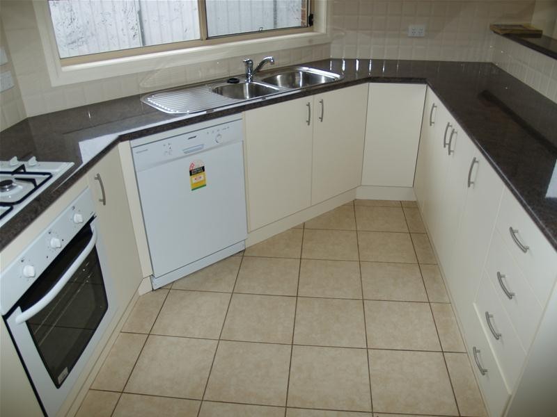 2/2 Meiklejohn Street, Numurkah VIC 3636