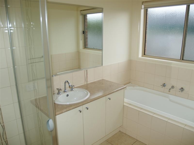 2/2 Meiklejohn Street, Numurkah VIC 3636