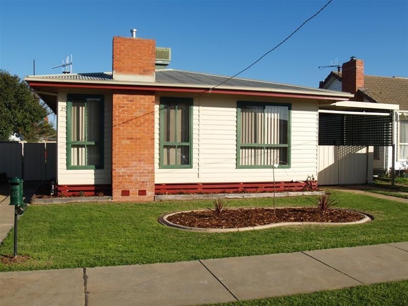 25 Pinnuck Street, Numurkah VIC 3636