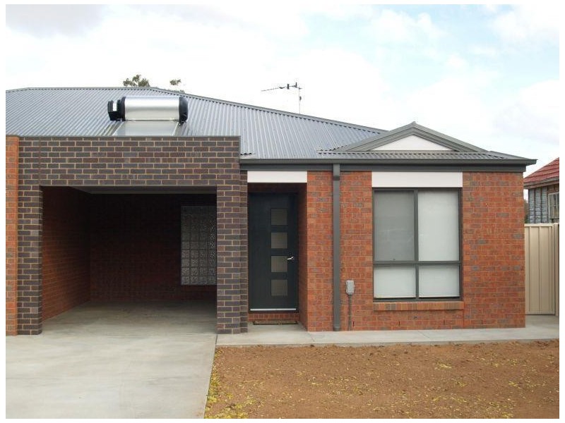 2/1 Swallow Street, Numurkah VIC 3636