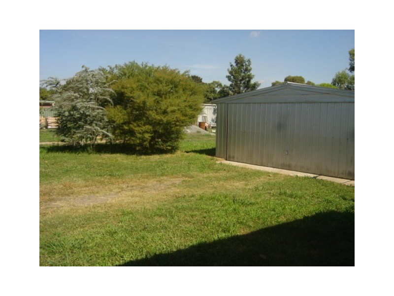 8 Rowe Street, Katunga VIC 3640