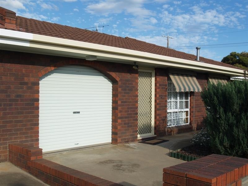 2/82 Saxton Street, Numurkah VIC 3636