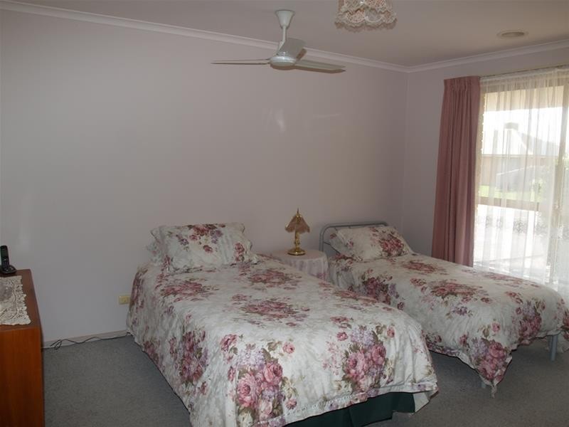 1 Maple Crescent, Numurkah VIC 3636