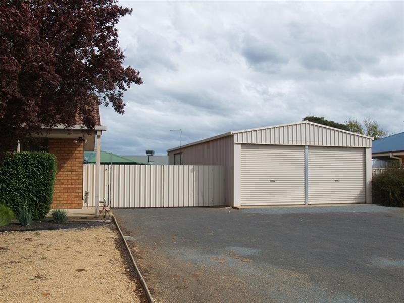 1 Maple Crescent, Numurkah VIC 3636
