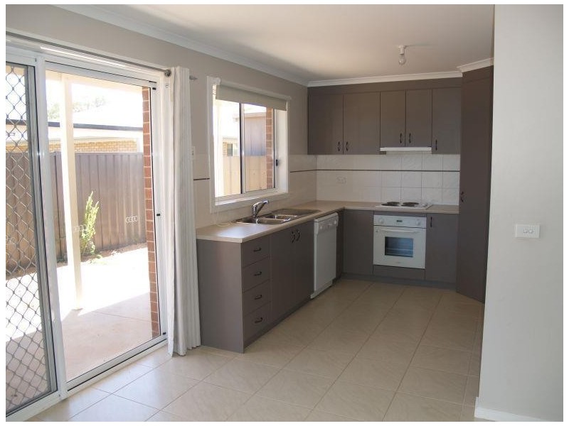 2/20 Exhibition Street, Numurkah VIC 3636