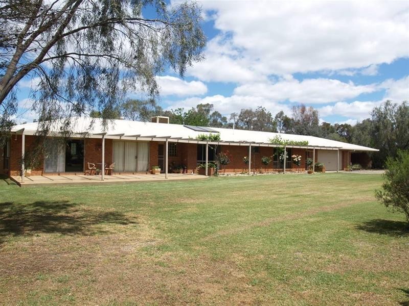 66 Sutcliffes Road, Numurkah VIC 3636