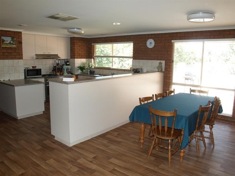 66 Sutcliffes Road, Numurkah VIC 3636