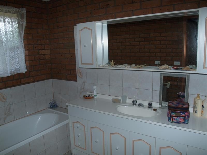 66 Sutcliffes Road, Numurkah VIC 3636