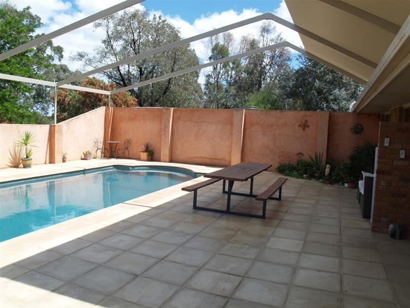 66 Sutcliffes Road, Numurkah VIC 3636