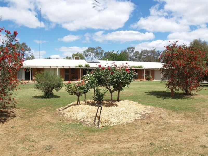 66 Sutcliffes Road, Numurkah VIC 3636