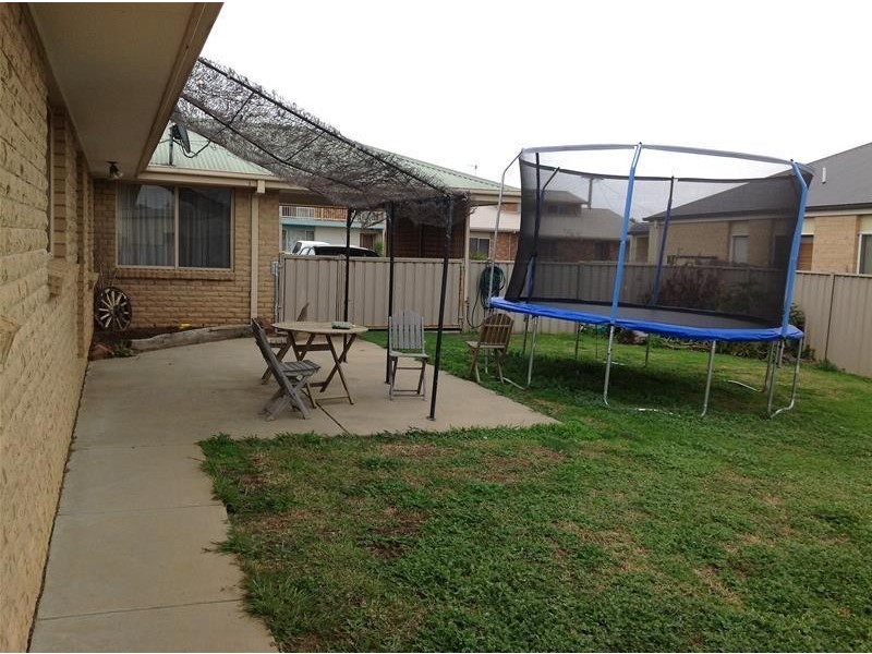 24 Russell Street, Numurkah VIC 3636