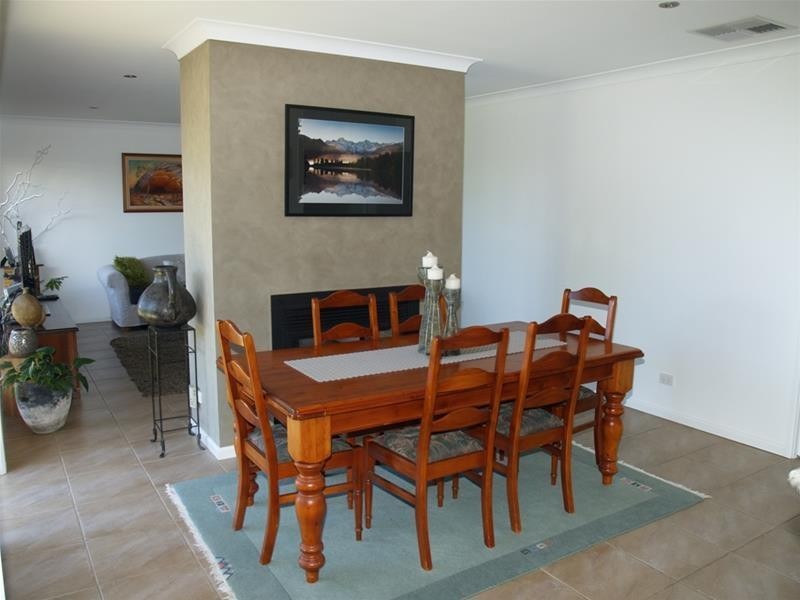 16 Maple Crescent, Numurkah VIC 3636