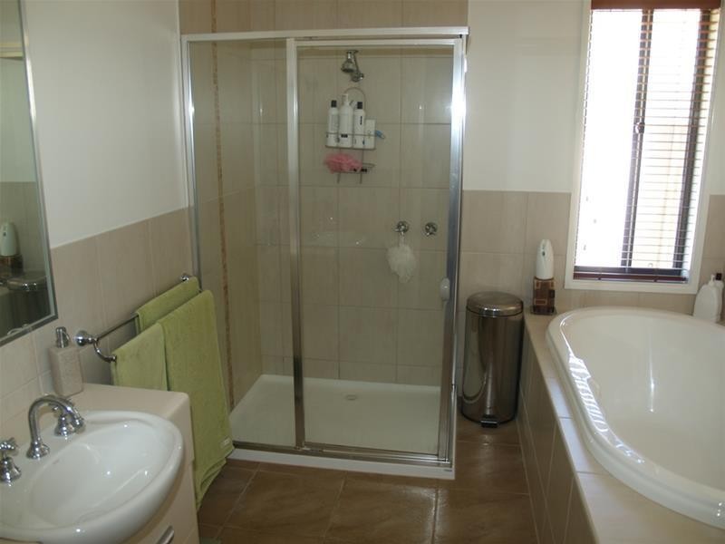 16 Maple Crescent, Numurkah VIC 3636