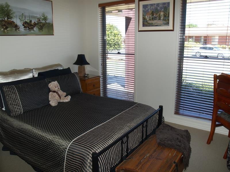 16 Maple Crescent, Numurkah VIC 3636