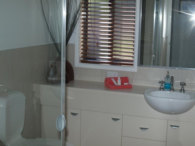 16 Maple Crescent, Numurkah VIC 3636