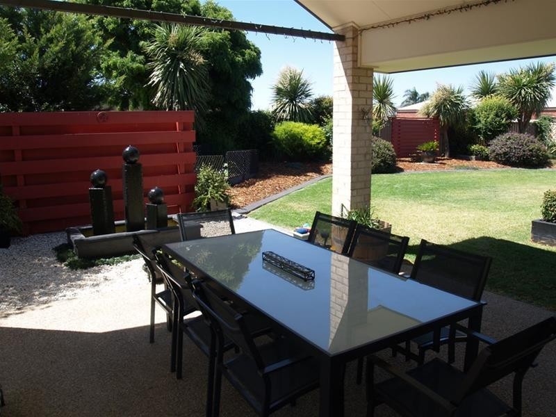 16 Maple Crescent, Numurkah VIC 3636