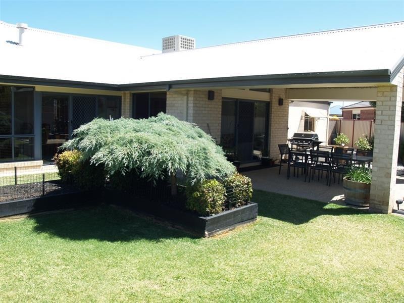 16 Maple Crescent, Numurkah VIC 3636