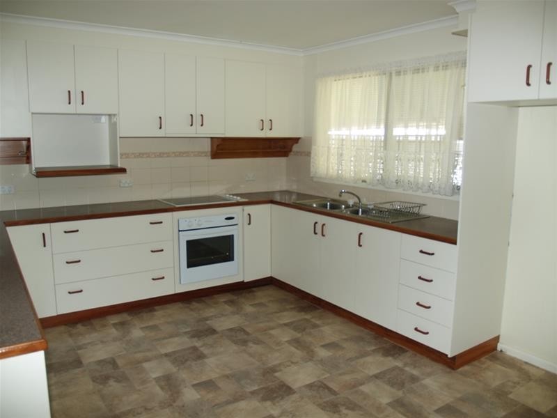 8 Rowe Street, Katunga VIC 3640