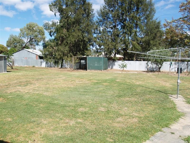 8 Rowe Street, Katunga VIC 3640