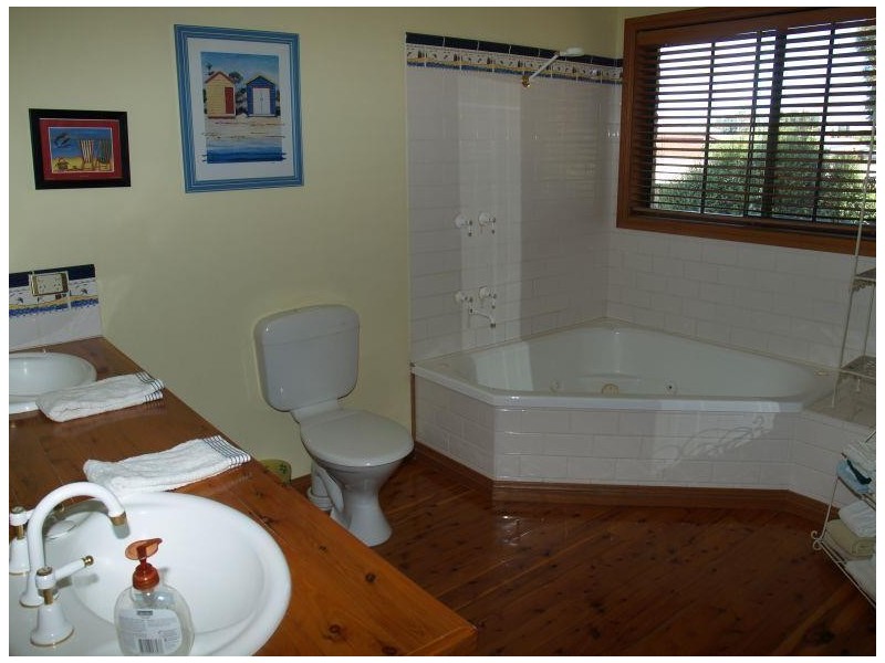 20 Wattle Drive, Numurkah VIC 3636