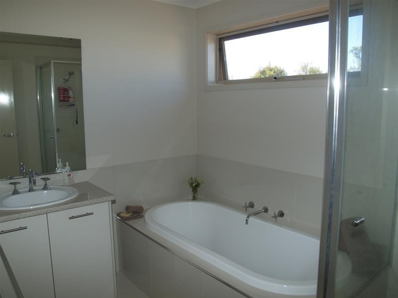 12 Bristol Street, Katunga VIC 3640