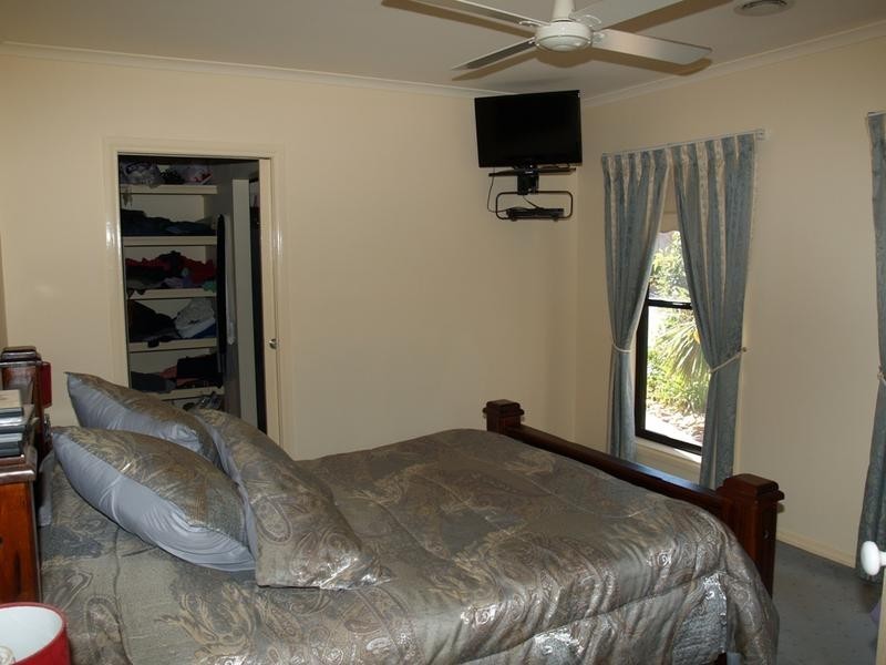 18 Reynolds Drive, Numurkah VIC 3636