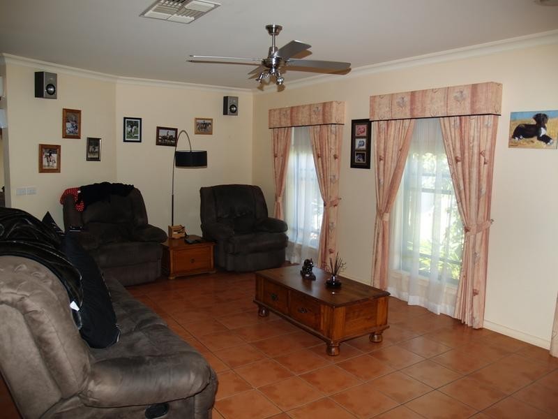 18 Reynolds Drive, Numurkah VIC 3636