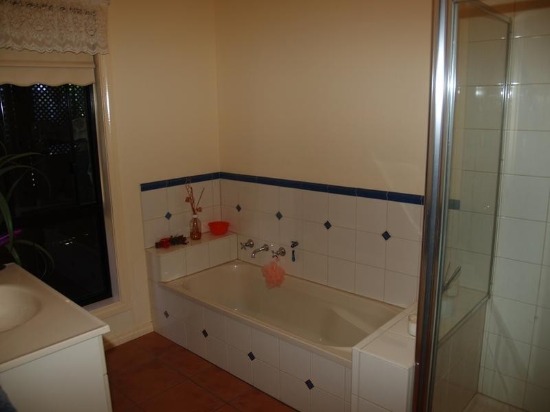 18 Reynolds Drive, Numurkah VIC 3636