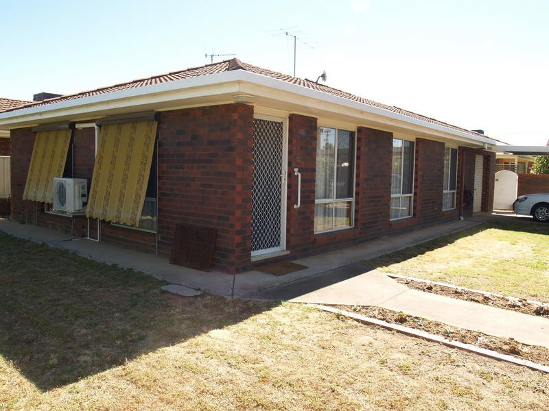 1/82 Saxton Street, Numurkah VIC 3636
