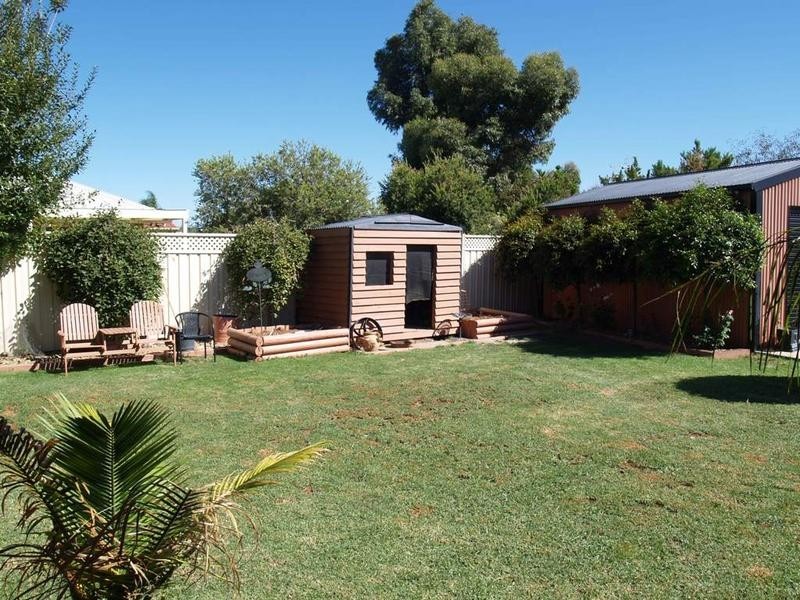 18 Reynolds Drive, Numurkah VIC 3636