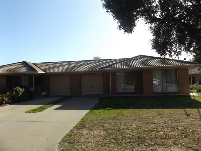 2/5 Brenion Street, Numurkah VIC 3636