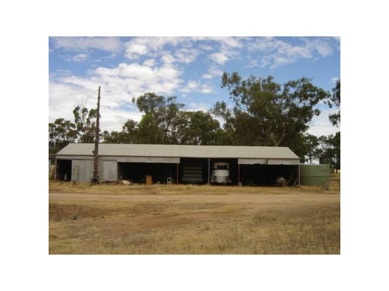 498 Waaia Bearii Road, Waaia VIC 3637