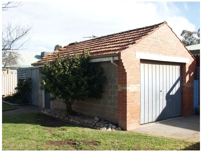 16 Madeline Street, Numurkah VIC 3636