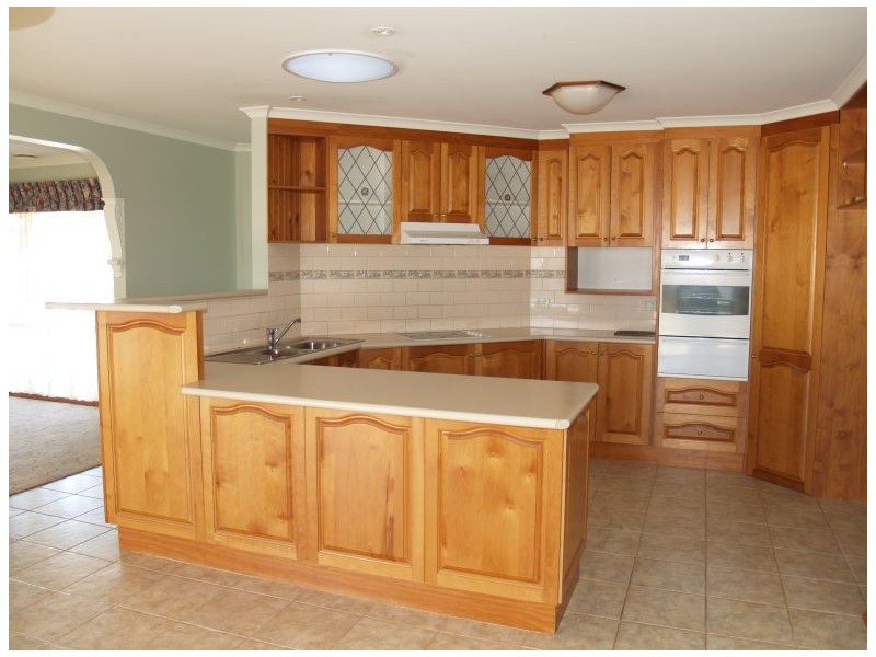 16 Wattle Drive, Numurkah VIC 3636