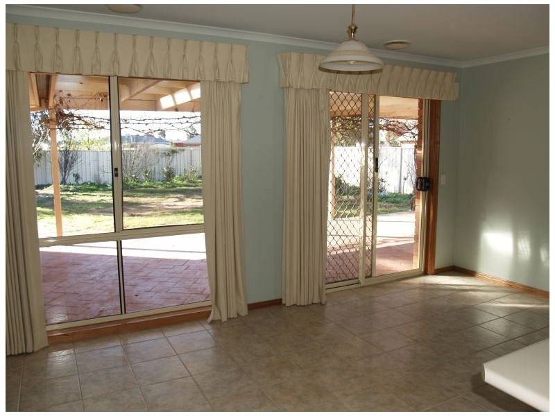 16 Wattle Drive, Numurkah VIC 3636