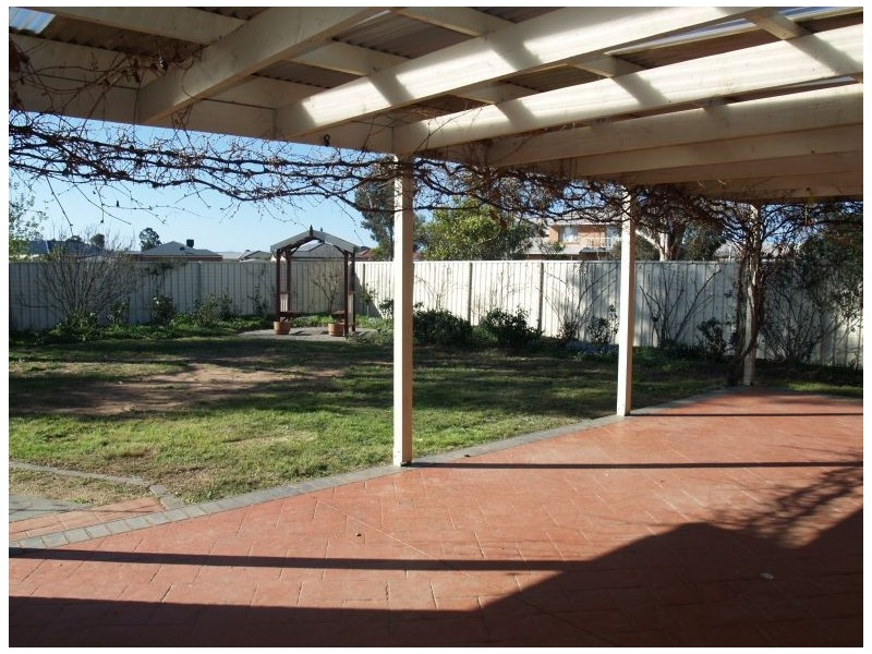 16 Wattle Drive, Numurkah VIC 3636