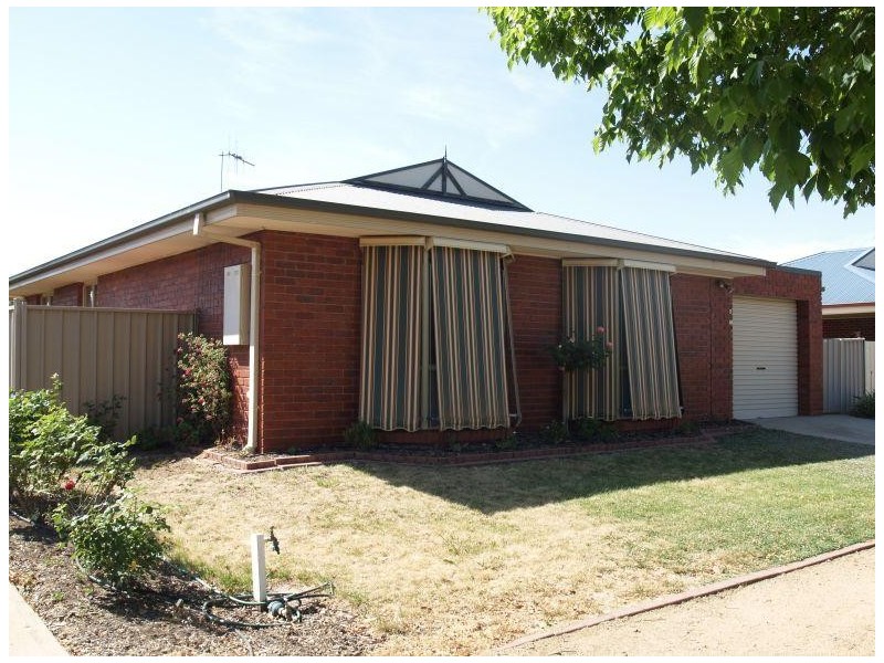 1 27 Paterson Street, Numurkah VIC 3636