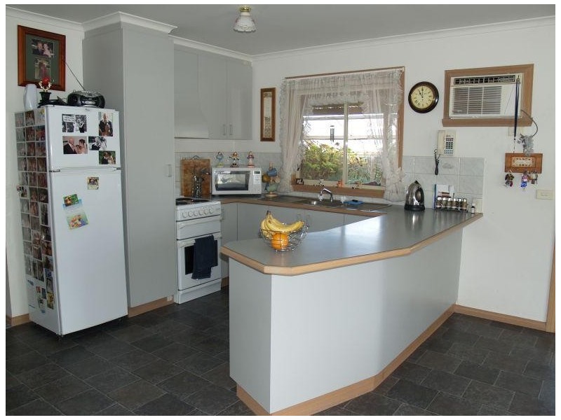 1 27 Paterson Street, Numurkah VIC 3636